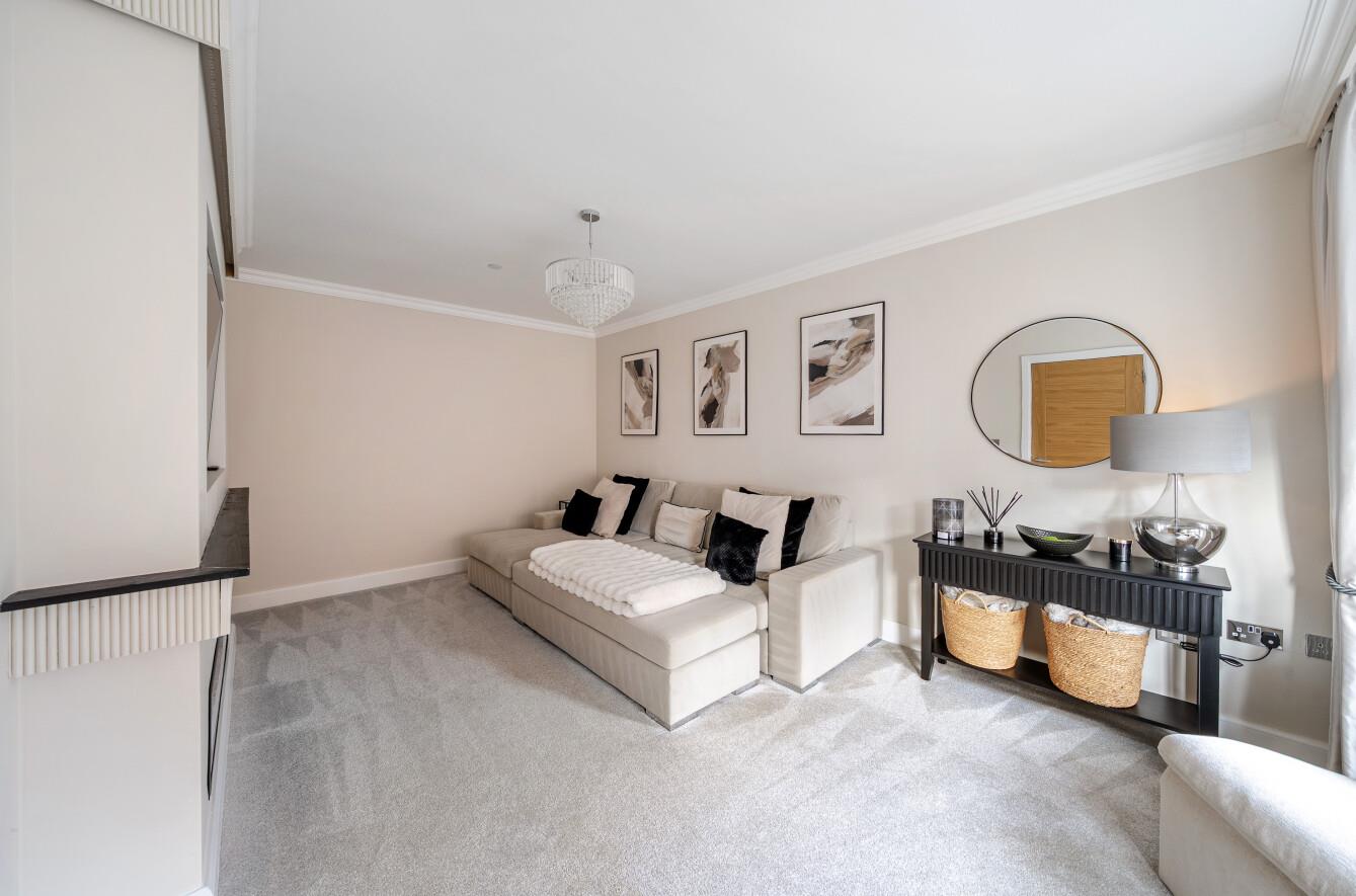 Millwood Gardens, Killay, Swansea, SA2 7BE
